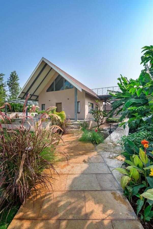 Saffronstays Eden, Nashik - Pet-Friendly Villa With Pool, Jacuzzi & Grape Farm Exteriör bild