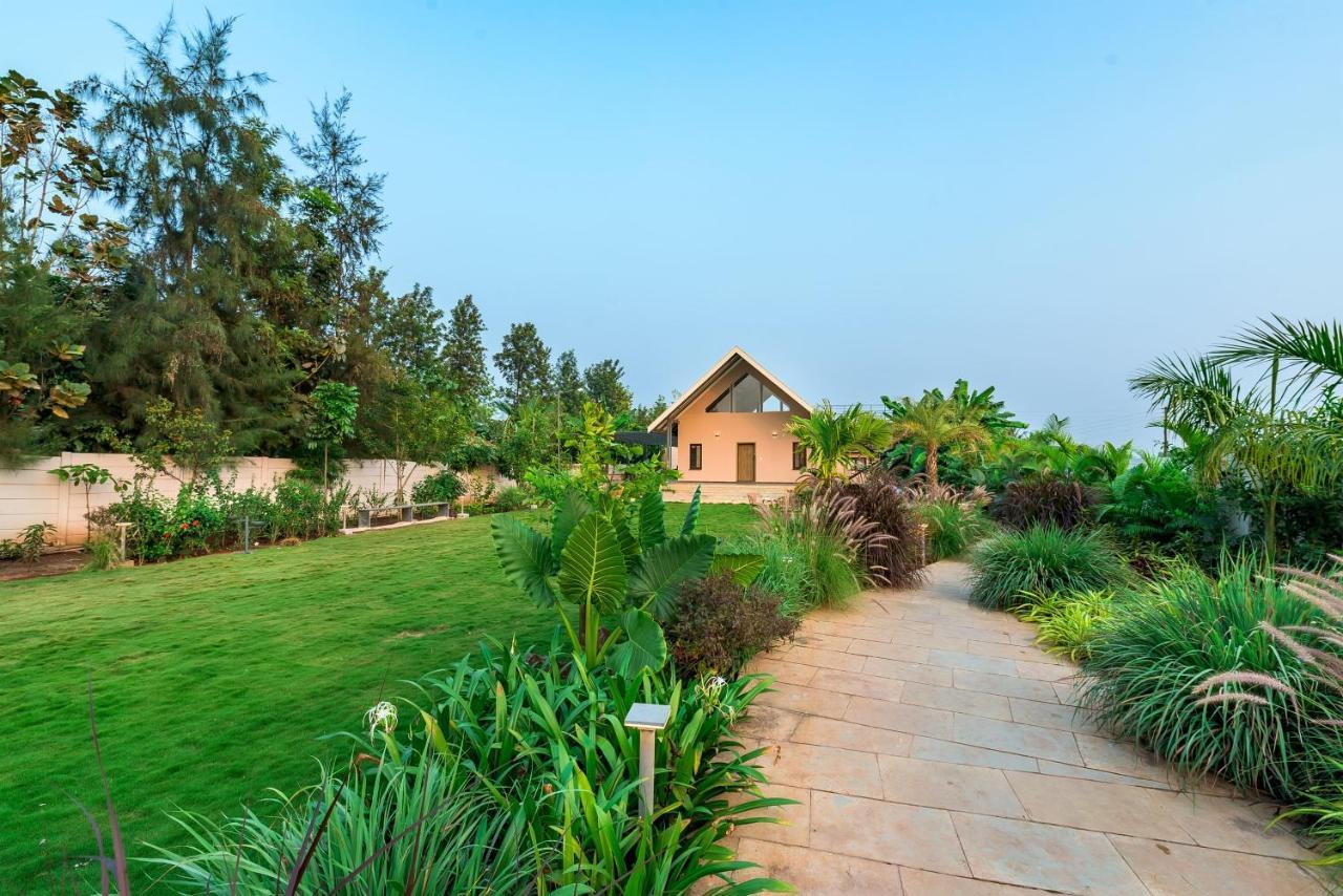 Saffronstays Eden, Nashik - Pet-Friendly Villa With Pool, Jacuzzi & Grape Farm Exteriör bild